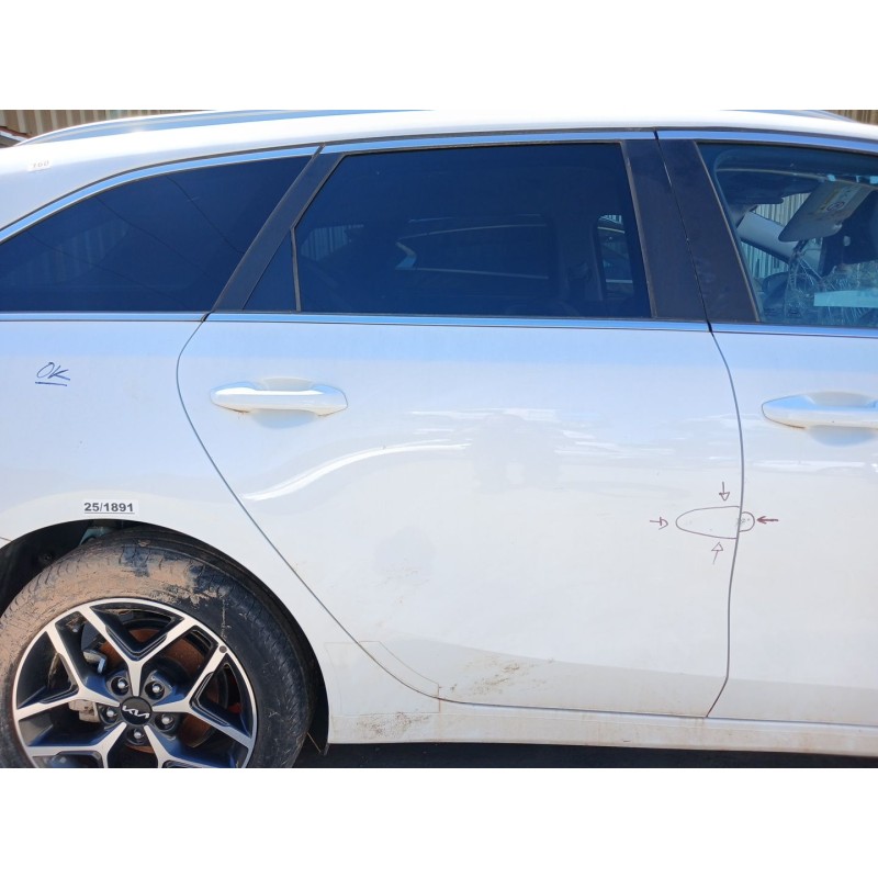 Recambio de puerta trasera derecha para kia ceed tourer (cd) 1.0 t-gdi referencia OEM IAM   