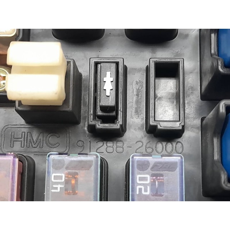 Recambio de caja reles / fusibles para hyundai santa fe (sm) 2.0 gls crdi 4x4 referencia OEM IAM 9128826000 9128826202 5