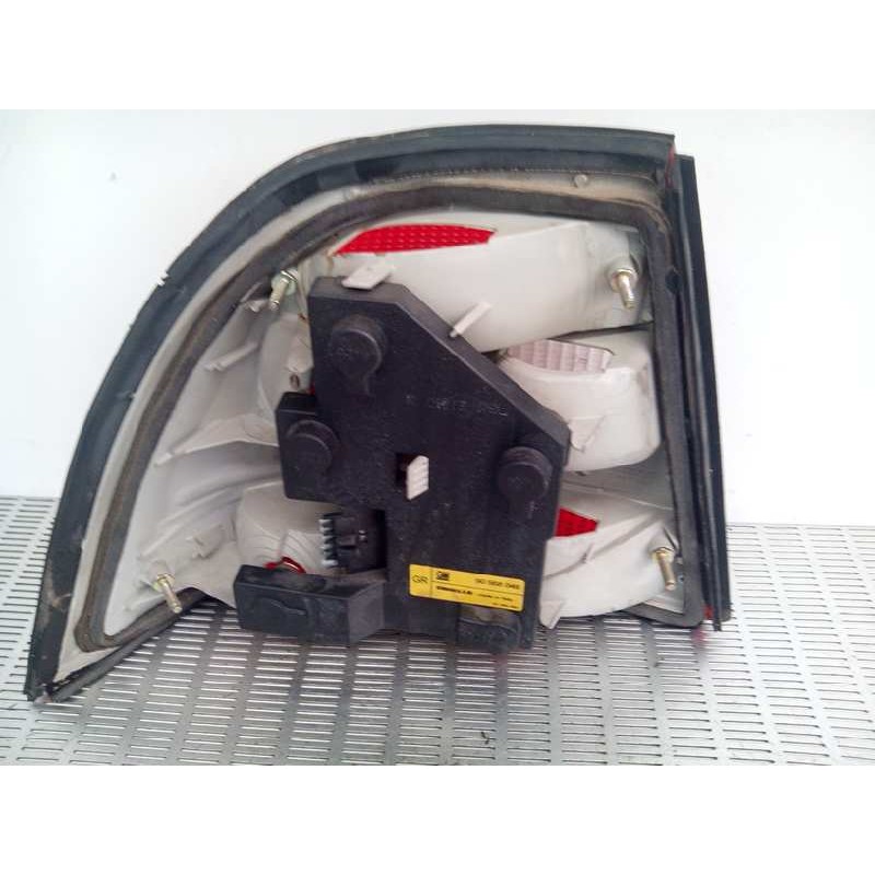 Recambio de piloto trasero derecho para opel vectra b berlina 1.6 16v referencia OEM IAM - Gris 2
