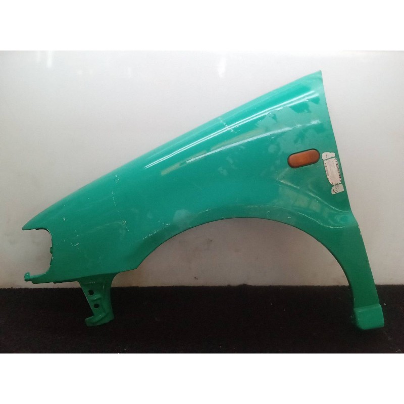 Recambio de aleta delantera izquierda para volkswagen polo berlina (6n1) referencia OEM IAM  80522 