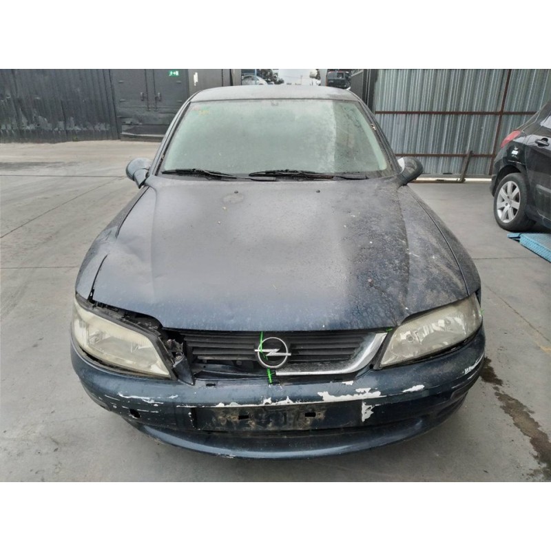 opel vectra b berlina del año 2000