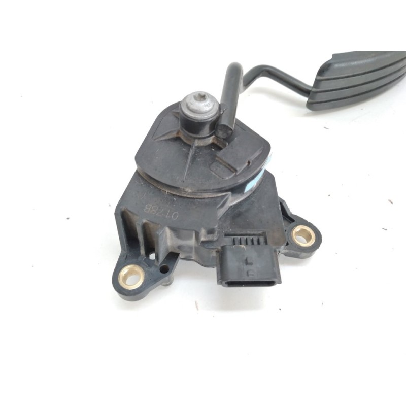 Recambio de potenciometro pedal para renault clio iii exception referencia OEM IAM 8200297342 2
