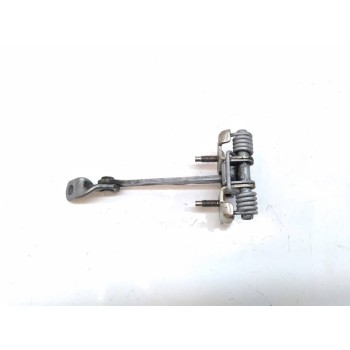 RETENEDOR PUERTA DELANTERA IZQUIERDA 05079R 