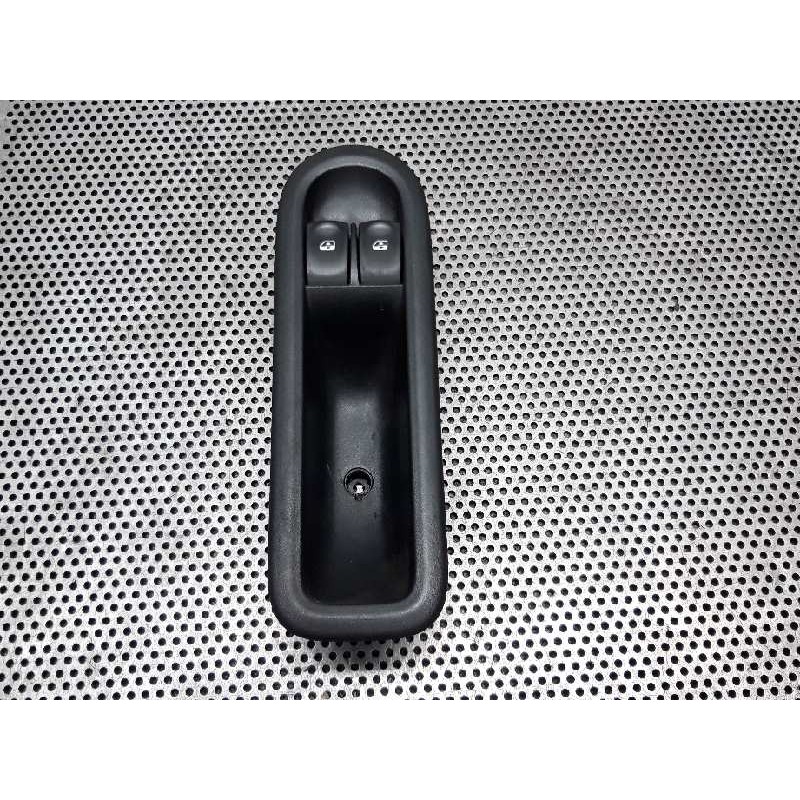 Recambio de mando elevalunas delantero izquierdo para renault twingo acces referencia OEM IAM   