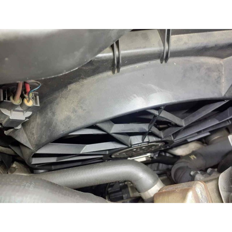Recambio de electroventilador para bmw serie 1 berlina (e81/e87) 118d referencia OEM IAM - Negro 2