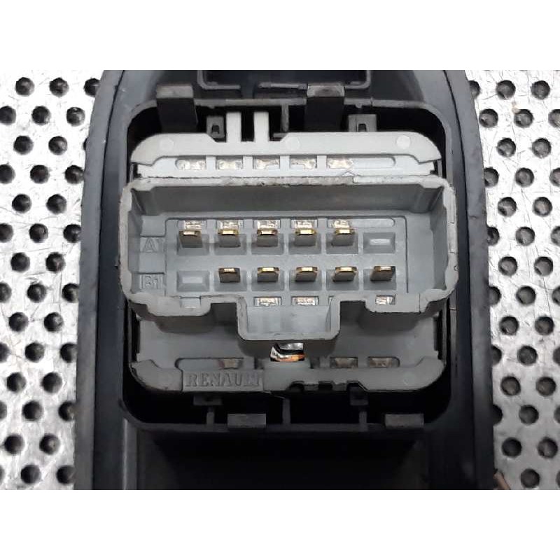 Recambio de mando elevalunas delantero izquierdo para renault twingo acces referencia OEM IAM 2