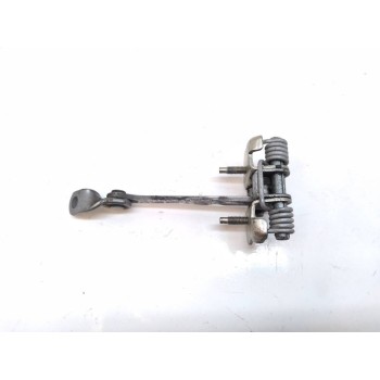 RETENEDOR PUERTA DELANTERA DERECHA 05079R 