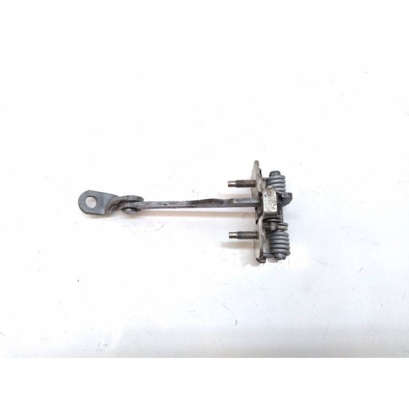 Recambio de retenedor puerta delantera derecha para dacia sandero ambiance referencia OEM IAM 05079R 2
