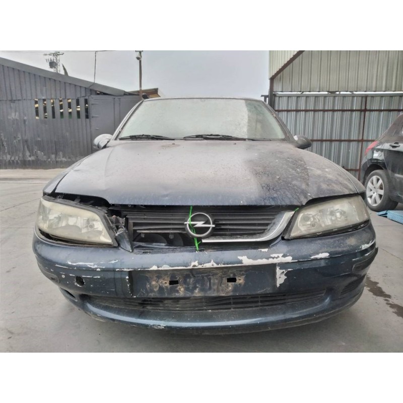 opel vectra b berlina del año 2000