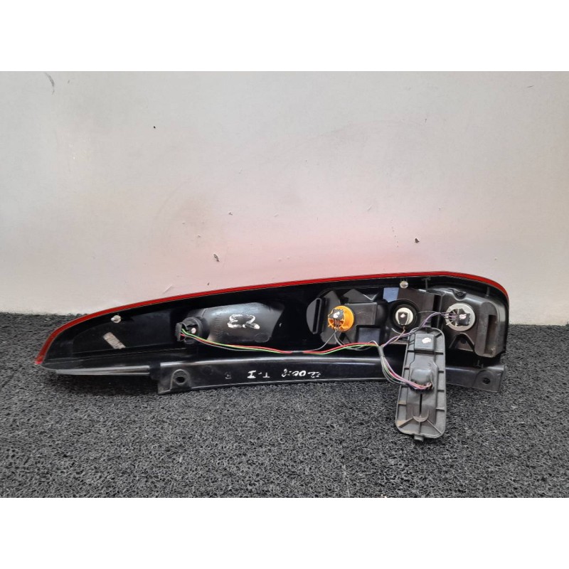 Recambio de piloto trasero izquierdo para ford fiesta (cbk) newport referencia OEM IAM 2