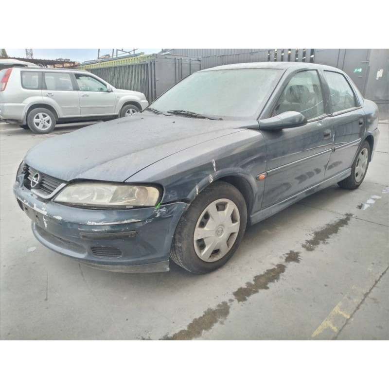 opel vectra b berlina del año 2000
