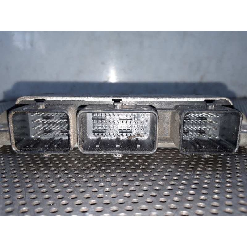 Recambio de centralita motor uce para renault twingo acces referencia OEM IAM 8200774747 8200700695 S120200113A 3