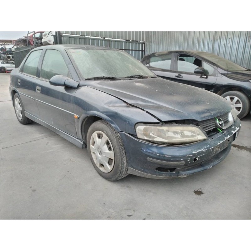 opel vectra b berlina del año 2000