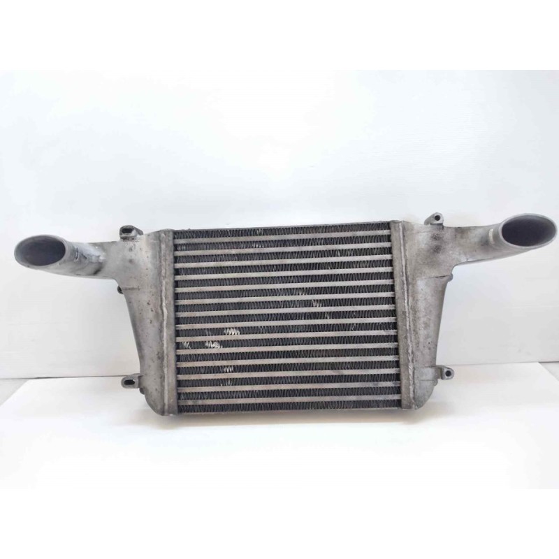 Recambio de intercooler para nissan atleon 120 referencia OEM IAM E9909 19879005 BEHR
