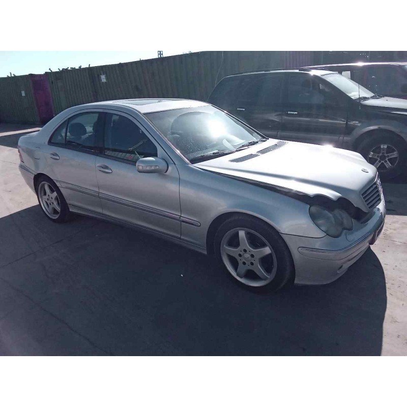 mercedes-benz clase c (w203) berlina del año 2001