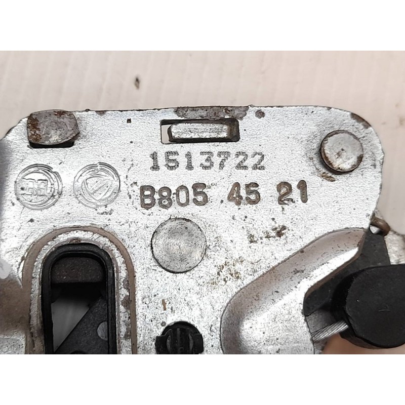 Recambio de cerradura puerta trasera derecha para iveco daily furgón fg h2 33 s ... v batalla 3520 l referencia OEM IAM 1513722 - Blanco 3