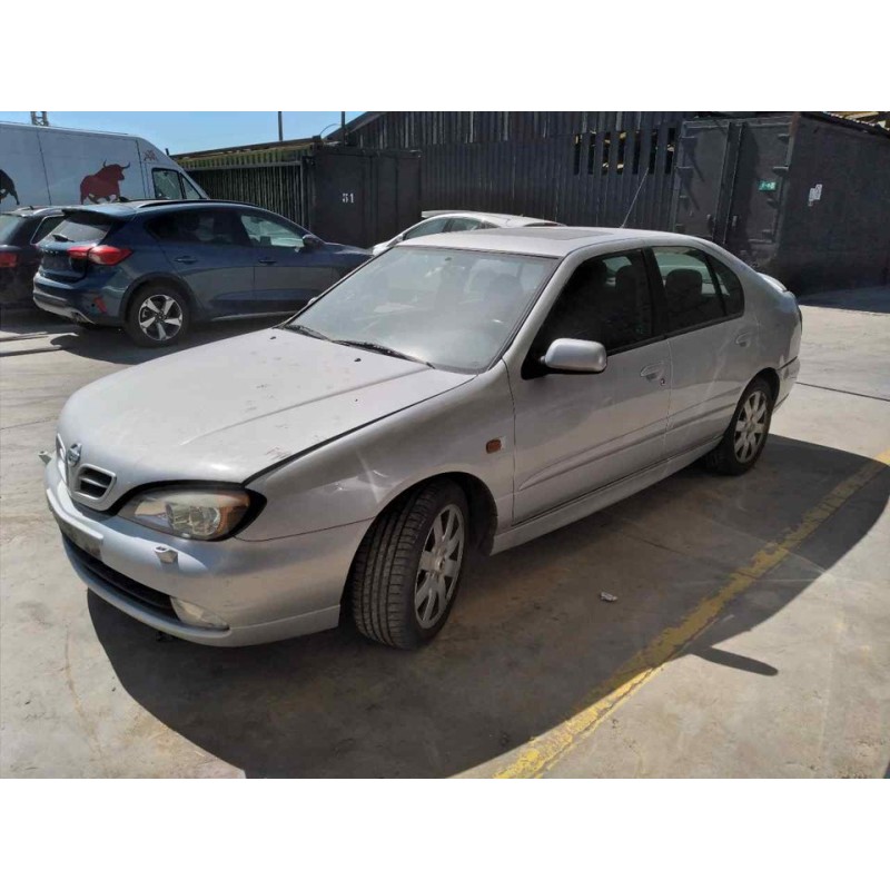 nissan primera berlina (p11) del año 2000
