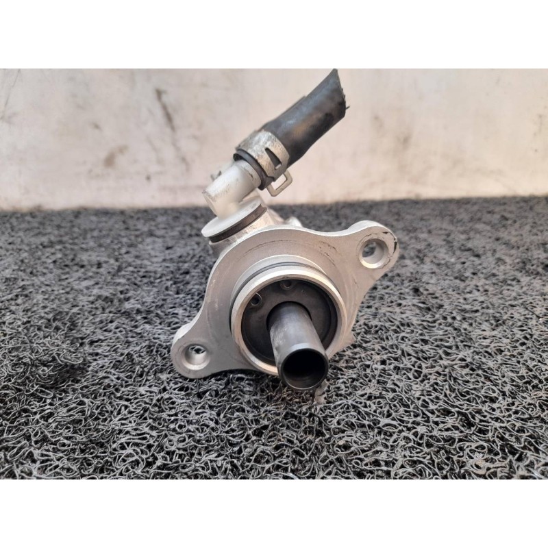 Recambio de bomba freno para kia frontier referencia OEM IAM - Blanco 3