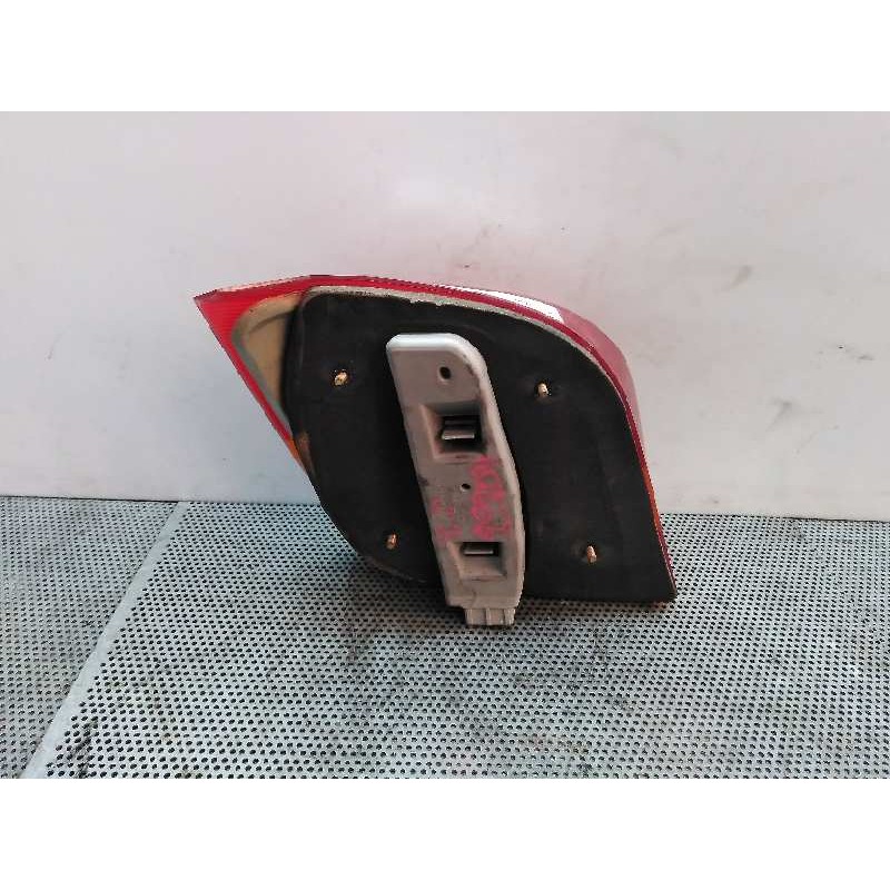 Recambio de piloto trasero derecho para ford fiesta berl./courier 1.1 cat referencia OEM IAM - Blanco 2