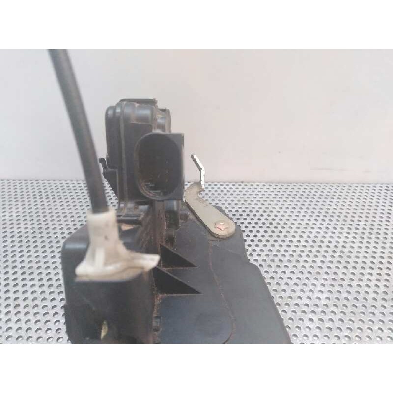 Recambio de cerradura puerta trasera izquierda para bmw serie 3 berlina (e46) 320d referencia OEM IAM 2
