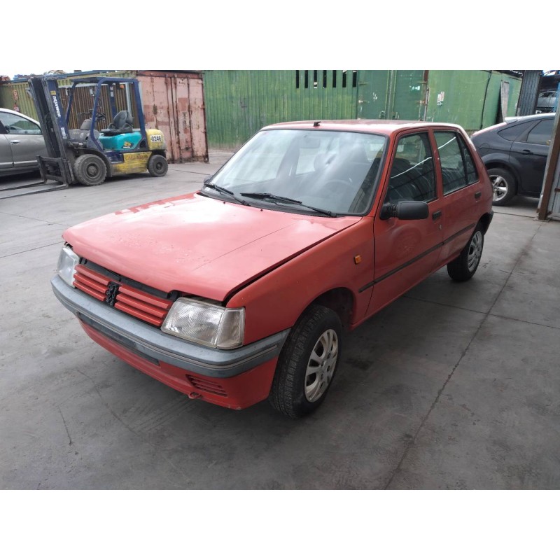 peugeot 205 berlina del año 1996