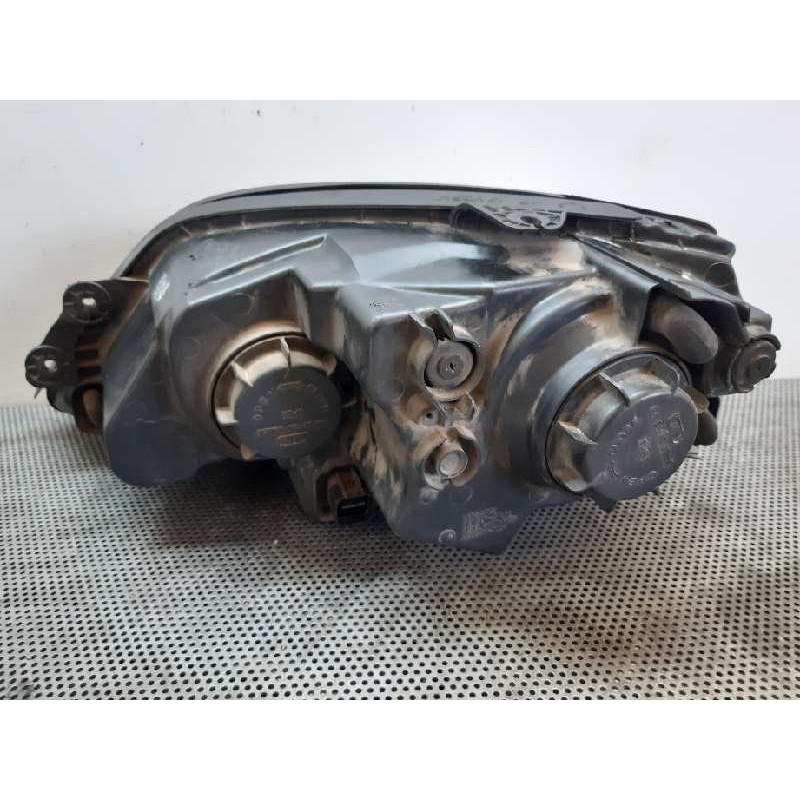 Recambio de faro derecho para kia sorento 2.5 crdi ex referencia OEM IAM 2