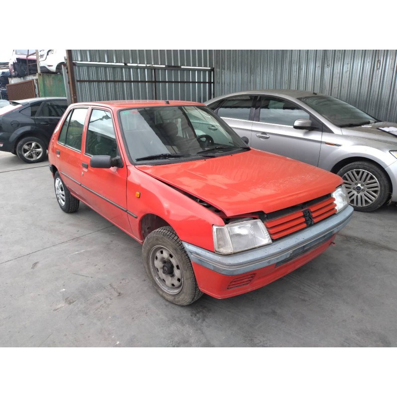 peugeot 205 berlina del año 1996