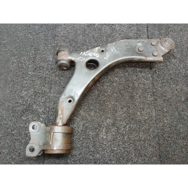 Recambio de brazo suspension inferior delantero izquierdo para ford kuga (cbv) trend referencia OEM IAM 2