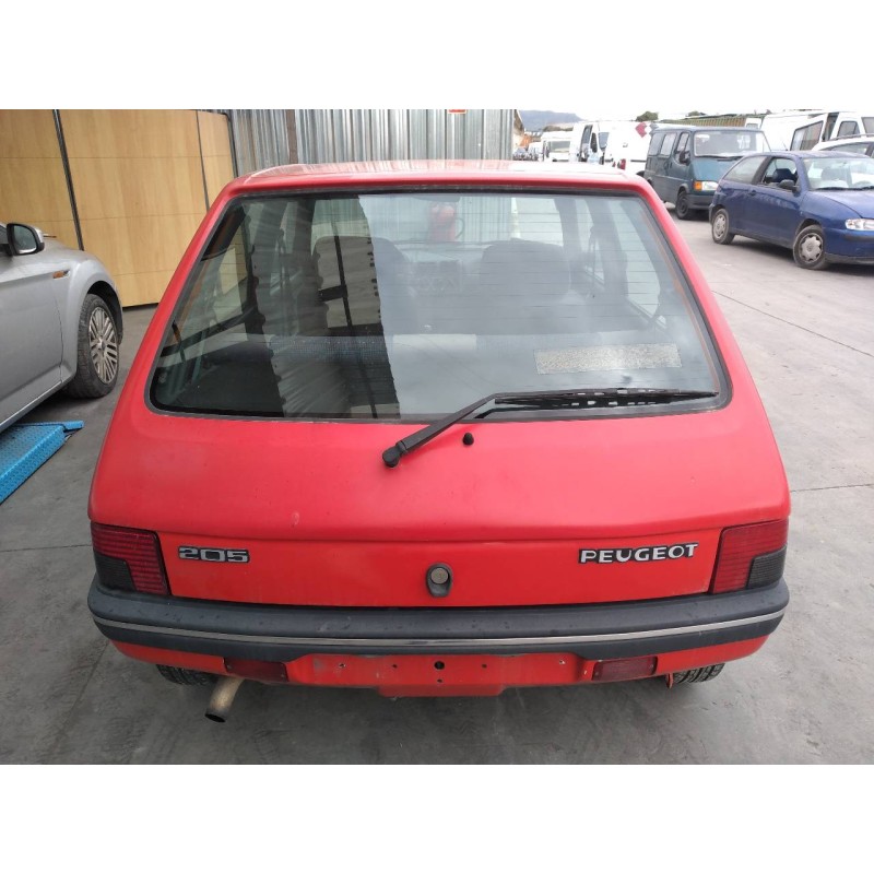 peugeot 205 berlina del año 1996
