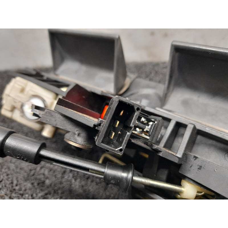 Recambio de maneta exterior tapa maletero () para audi a6 berlina (4b2) 2.4 (121kw) referencia OEM IAM 5