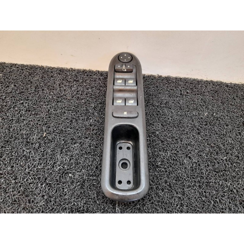 Recambio de mando elevalunas delantero izquierdo para peugeot 407 st sport pack referencia OEM IAM 96468704XT  