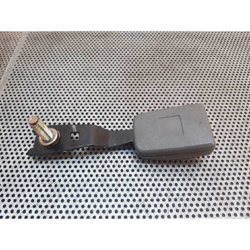 Recambio de enganche cinturon delantero derecho para hyundai accent (lc) crdi gl referencia OEM IAM   