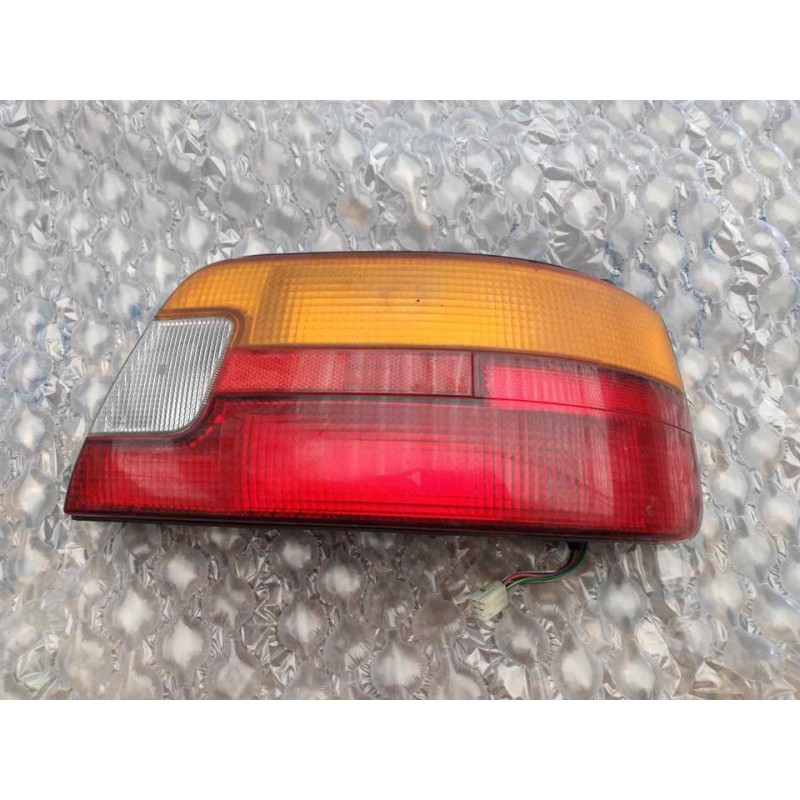 Recambio de piloto trasero derecho para toyota starlet 1.3 referencia OEM IAM 2