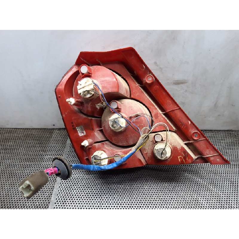 Recambio de piloto trasero derecho para chevrolet kalos 1.2 se referencia OEM IAM - Rojo 2