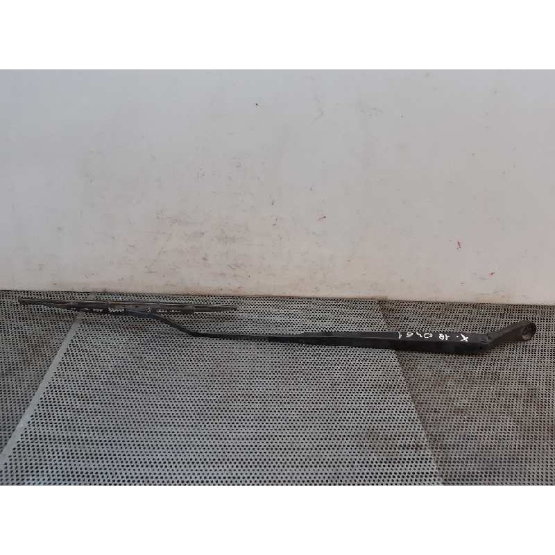 Recambio de brazo limpia delantero izquierdo para nissan note (e11e) acenta referencia OEM IAM   