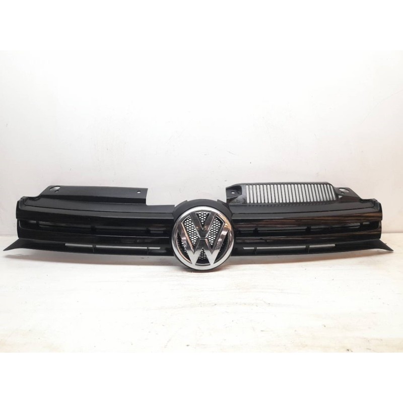 Recambio de rejilla delantera para volkswagen golf vi (5k1) advance referencia OEM IAM 5K0853653  