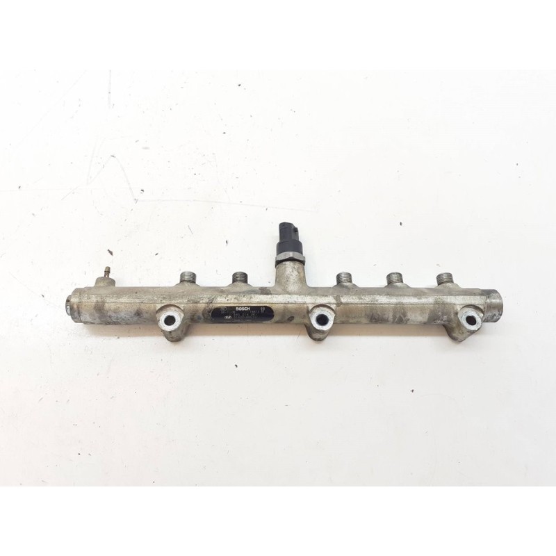 Recambio de rampa inyectora para kia sorento 2.5 crdi ex referencia OEM IAM 0445214061  BOSCH