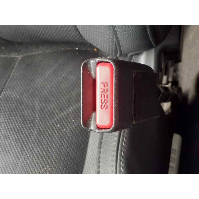Recambio de enganche cinturon delantero derecho para nissan qashqai (j11) 360 referencia OEM IAM - Blanco 2