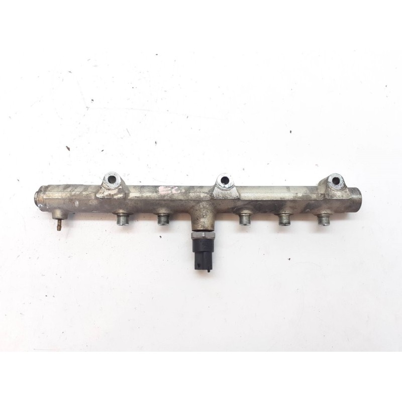 Recambio de rampa inyectora para kia sorento 2.5 crdi ex referencia OEM IAM 0445214061  BOSCH 3