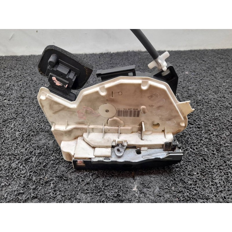 Recambio de cerradura puerta delantera derecha para volkswagen golf vi (5k1) advance referencia OEM IAM 5K1837016B  