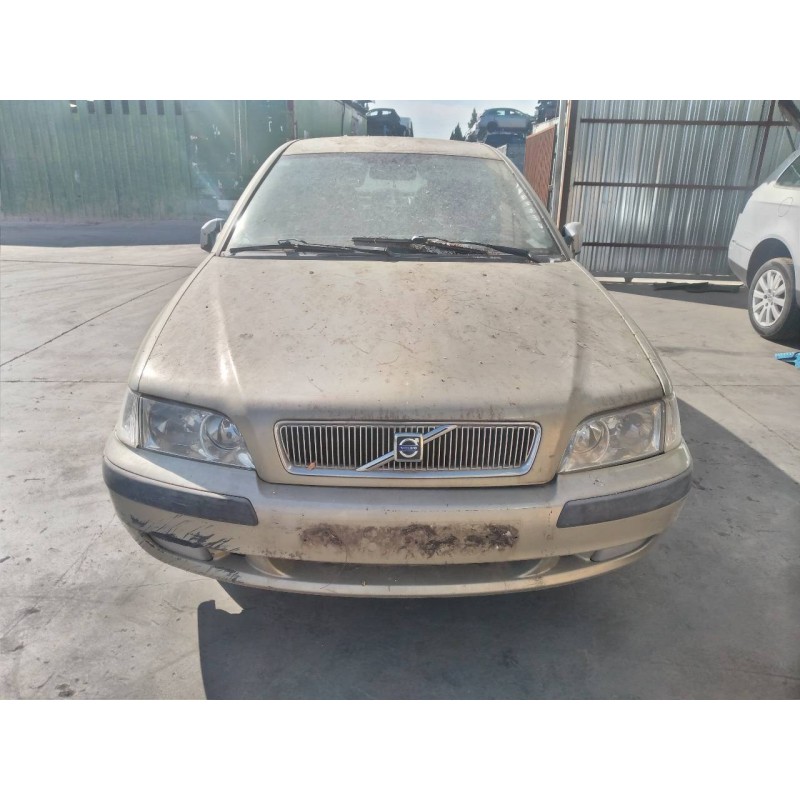volvo s40 berlina del año 2000