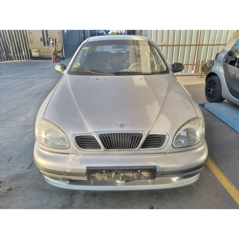 daewoo lanos del año 2001