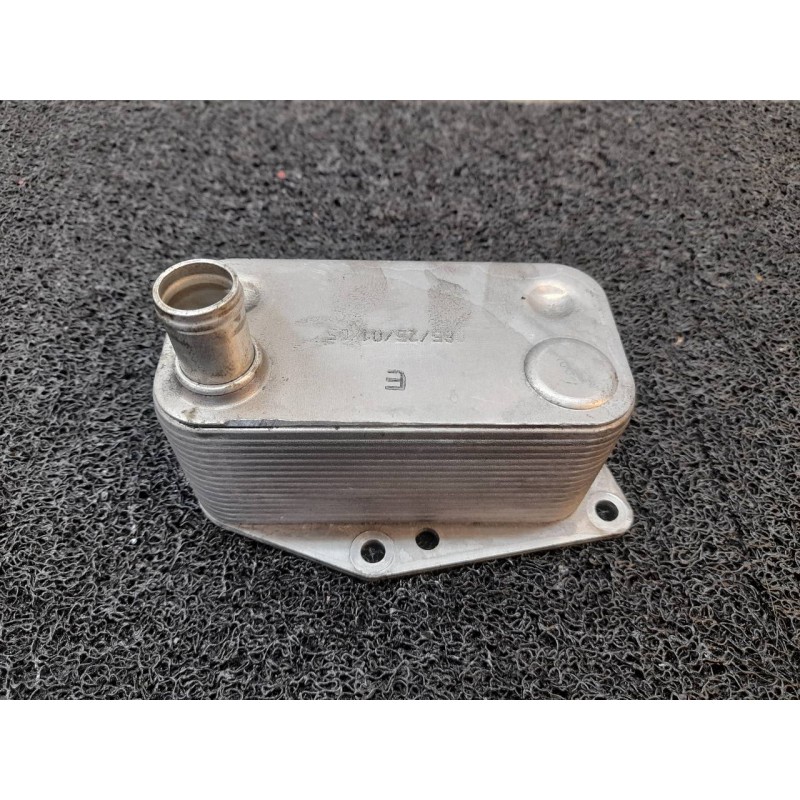 Recambio de enfriador aceite motor para bmw serie 1 berlina (e81/e87) 120d referencia OEM IAM 7787698 5989070102 - Blanco 2