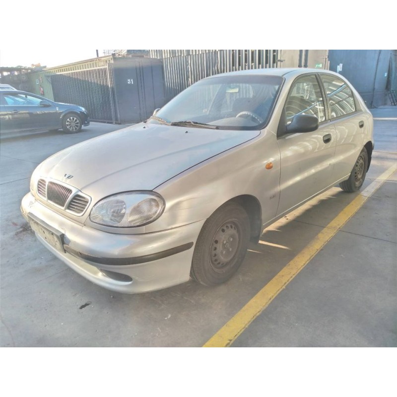 daewoo lanos del año 2001