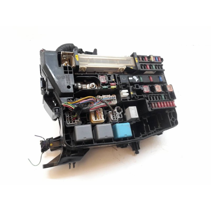 Recambio de caja reles / fusibles para toyota auris active referencia OEM IAM 8266202320 9099XB2 5883ROA1 - Negro 3