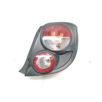 PILOTO TRASERO DERECHO 2L20 