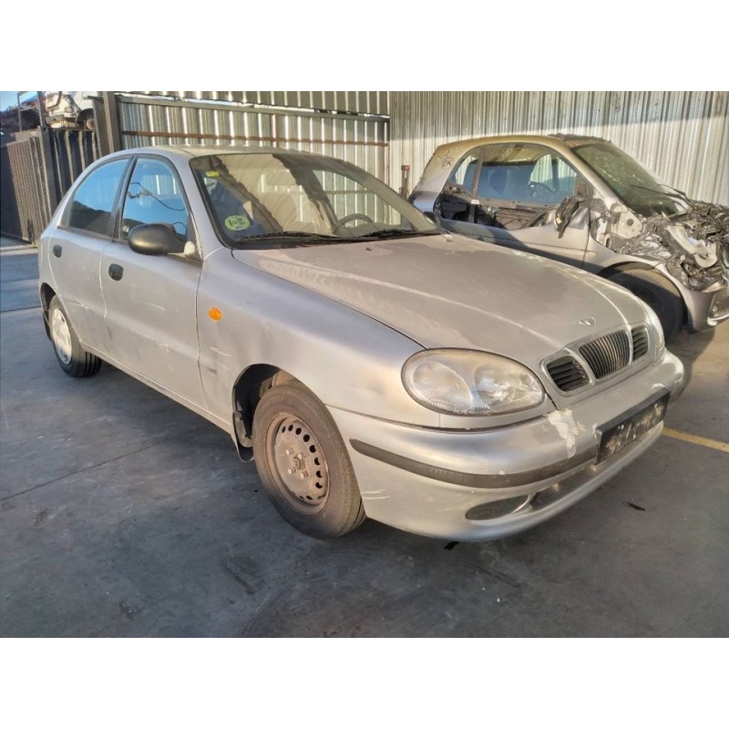 daewoo lanos del año 2001