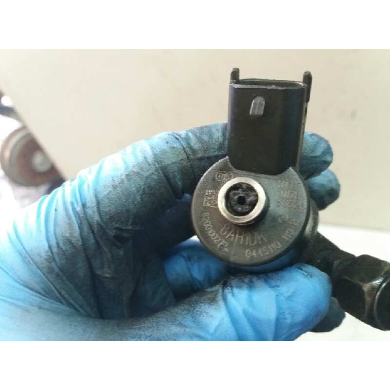 Recambio de inyector para renault megane ii familiar 1.9 dci diesel referencia OEM IAM 8200100272 0445110110B - Blanco 2