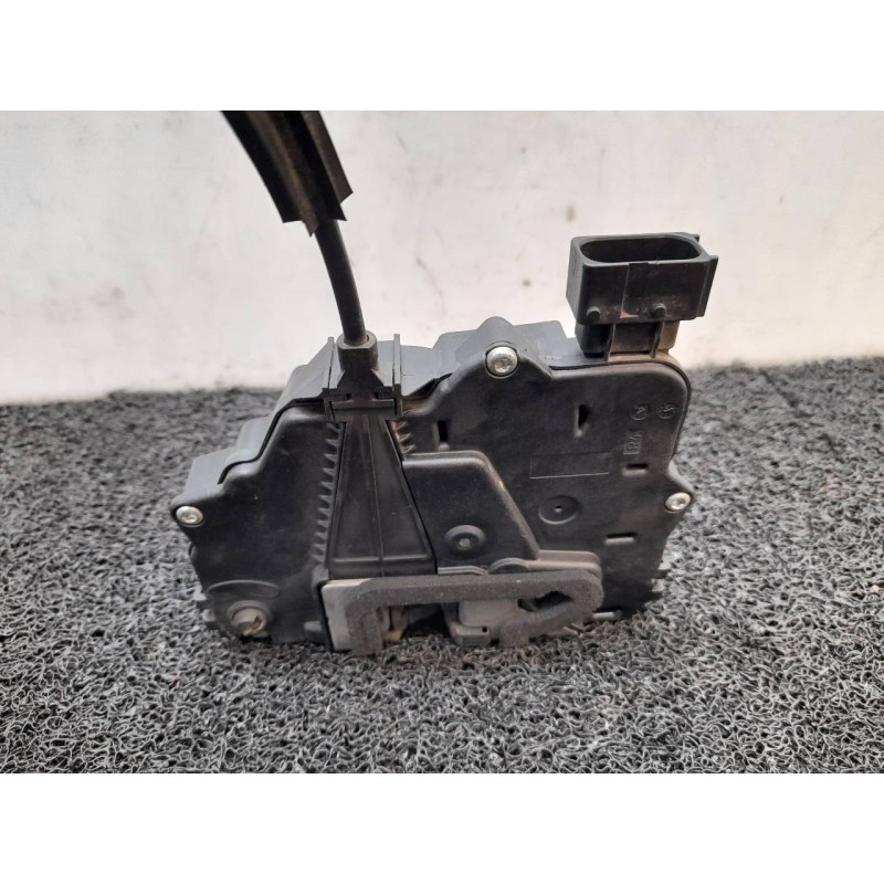 Recambio de cerradura puerta trasera derecha para fiat grande punto (199) 1.4 8v active referencia OEM IAM 55701966  