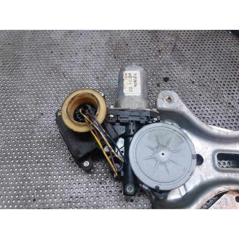 Recambio de elevalunas trasero derecho para toyota corolla verso (r1) 2.2 d-4d sol referencia OEM IAM 4
